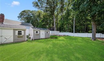 69 Overlook Dr, Warwick, RI 02818