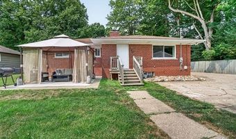 426 N Main St, Almont, MI 48003