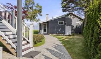 36 Elm St, Alton, NH 03810