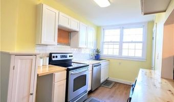 73 Old Fort Rd, Newport, RI 02840