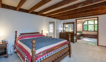 75 Lakeview Dr, Allentown, NJ 08501