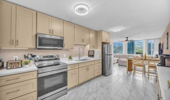 111 KAHULUI BEACH Rd D-402, Kahului, HI 96732
