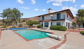 8525 Wildflower Ln, Agua Dulce, CA 91390