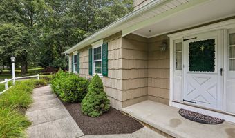 10 Terra Glen Rd, Danbury, CT 06811