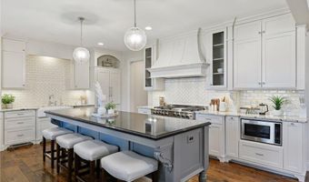 132 Interlachen Rd, Hopkins, MN 55343