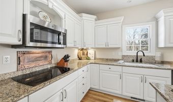 709 NE Georgetown Ct, Ankeny, IA 50021