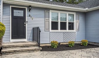 317 Trenton Ave N, Bayville, NJ 08721