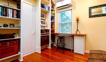 120 CHESAPEAKE Ave, Annapolis, MD 21403