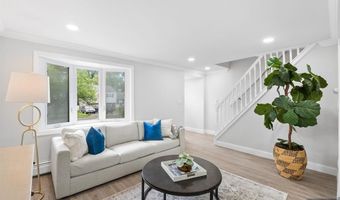 36 Deerfield St, Bergenfield, NJ 07621