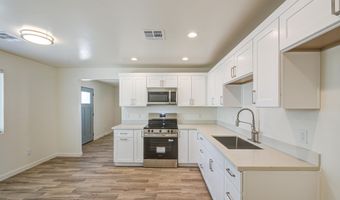 221 N TREKELL Rd, Casa Grande, AZ 85122
