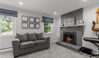80 PECK Ave, Bristol, RI 02809