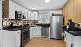 16 Clover Ln, Alloway, NJ 07418