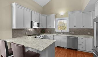 18 Quail Ridge Rd, Cranston, RI 02921