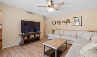 5635 E 39th St N, Bel Aire, KS 67220