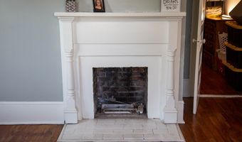 66 Weaver St, Baxley, GA 31513