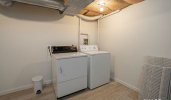 133 Linden Ave Apt B, Branford, CT 06405