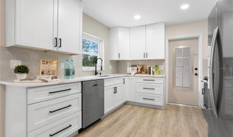742 CANOVIA Ave, Orlando, FL 32804