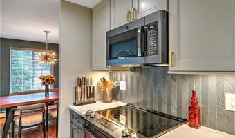 28 Marigold Cir, North Providence, RI 02904