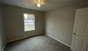 913 Pine Ave, Alma, MI 48801