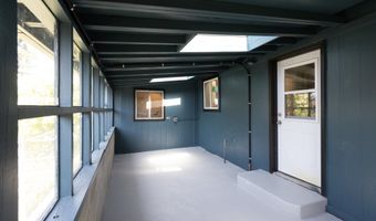 207 N MAPLE St, Bingen, WA 98605