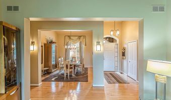 5401 Pinnacle Ct, Ann Arbor, MI 48108