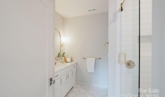 1807 Arnold Dr, Charlotte, NC 28205