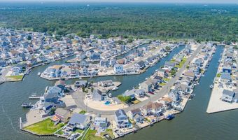 262 Evergreen Dr, Bayville, NJ 08721