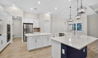 830 MANNS HARBOR Dr, Apollo Beach, FL 33572