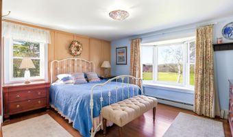 557 S Barnstead Rd, Barnstead, NH 03225