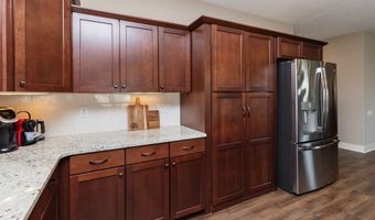 312 NE Pinehurst Cir, Ankeny, IA 50021