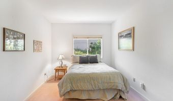 2016 Stonefield Ln, Santa Rosa, CA 95403