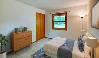 5514 Meadowood Dr, Fitchburg, WI 53711