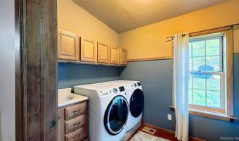 10 Stagecoach Ln, Amenia, NY 12501