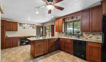 12980 Robinwood St NE, Alliance, OH 44601