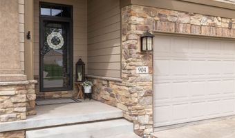 904 Eagle Creek Blvd SW, Altoona, IA 50009