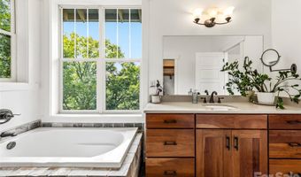 14 Sunset Dr, Asheville, NC 28804
