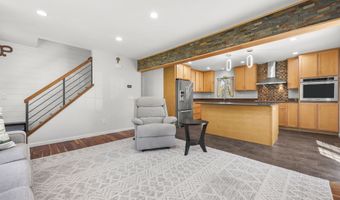 31 Hillandale Rd, Danbury, CT 06811