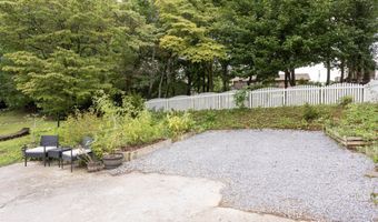 715 Carmen Dr, Athens, TN 37303