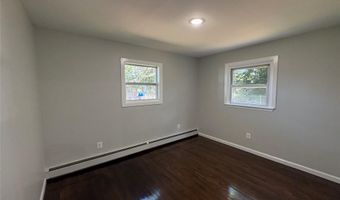 9 Holt St, Amityville, NY 11701