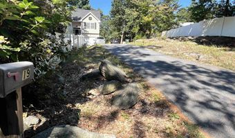 19 W Shore Ave, Manchester, NH 03109