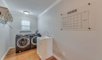 13153 Barrett Meadows Dr, Des Peres, MO 63021
