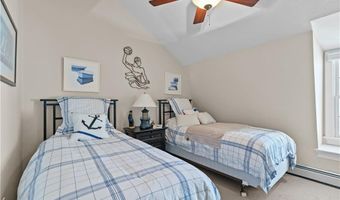 30 Brewer St 3, Newport, RI 02840