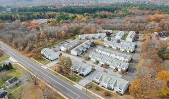 565 Clark Ave APT 17, Bristol, CT 06010