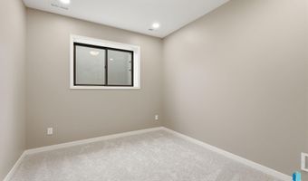 405 N Sunshine Ave, Brandon, SD 57005