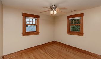 618 9th St, Ames, IA 50010