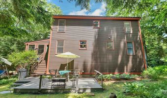 8 New London Dr, Barnstead, NH 03225