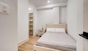 256 15TH St SE 1, Washington, DC 20003