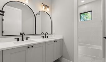 902 SHADY LANE Dr, Orlando, FL 32804