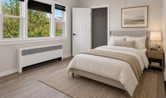 12 W 10TH St, Bayonne, NJ 07002