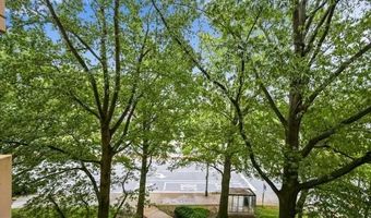 4141 N HENDERSON Rd 322, Arlington, VA 22203